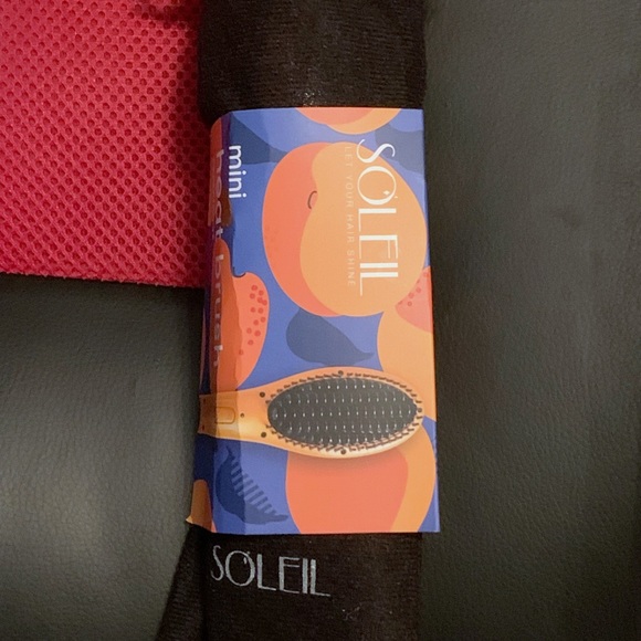 NWT SOLEIL HAIR TOOLS  Mini Heat Brush  Apricot - Picture 4 of 4